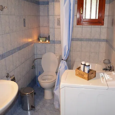 Ithaki House *